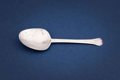 (child’s ?) trefid spoon