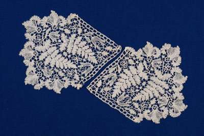 Honiton (East Devon) lace pocket flap / scarf ending