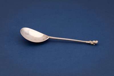 lion sejant spoon