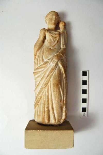 statuette of Aphrodite with Eros at her shoulder