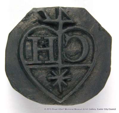 small tillet block insert, ‘sign of four’ merchant’s mark and ‘CH’