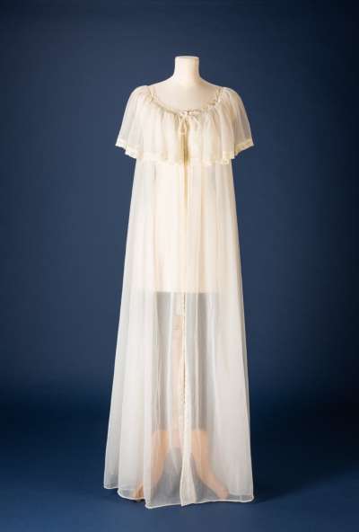 negligée worn by Vivien Leigh