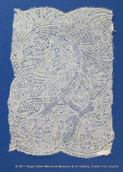 Valenciennes lace sample