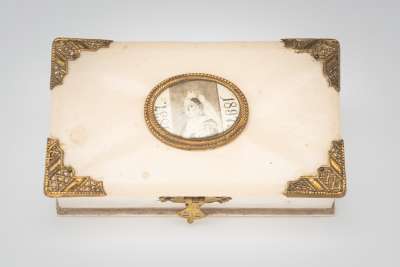 Commemorative souvenir box, made for Queen Victoria’s diamond jubilee