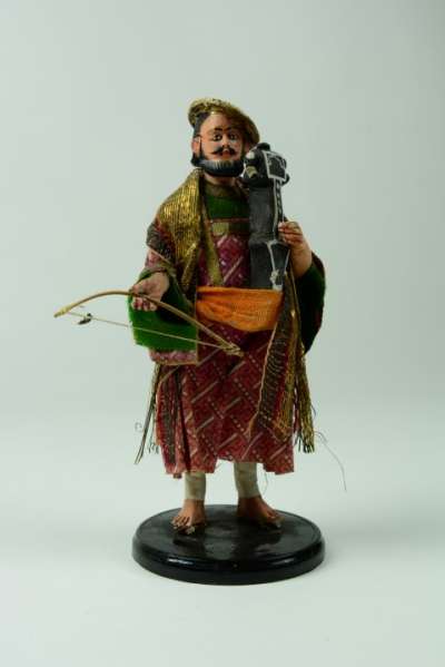 figure of a fiddler