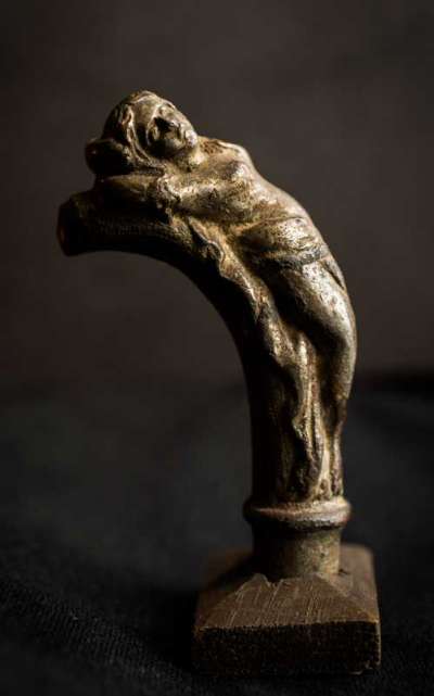 vase handle in the form of a woman