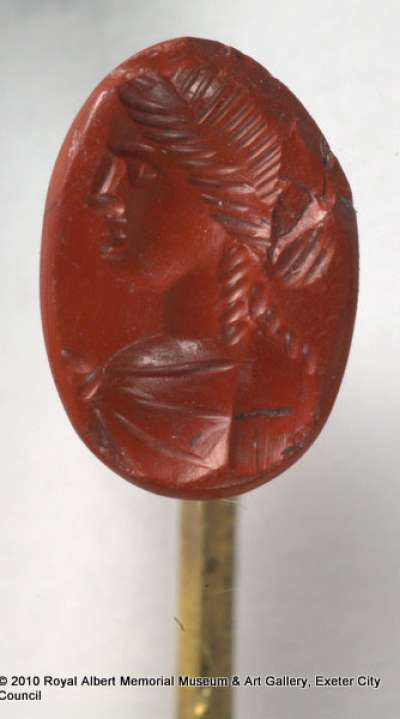 intaglio ringstone depicting bust of Isis