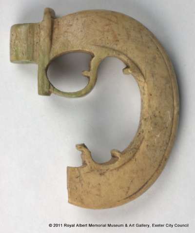 D-shaped buckle